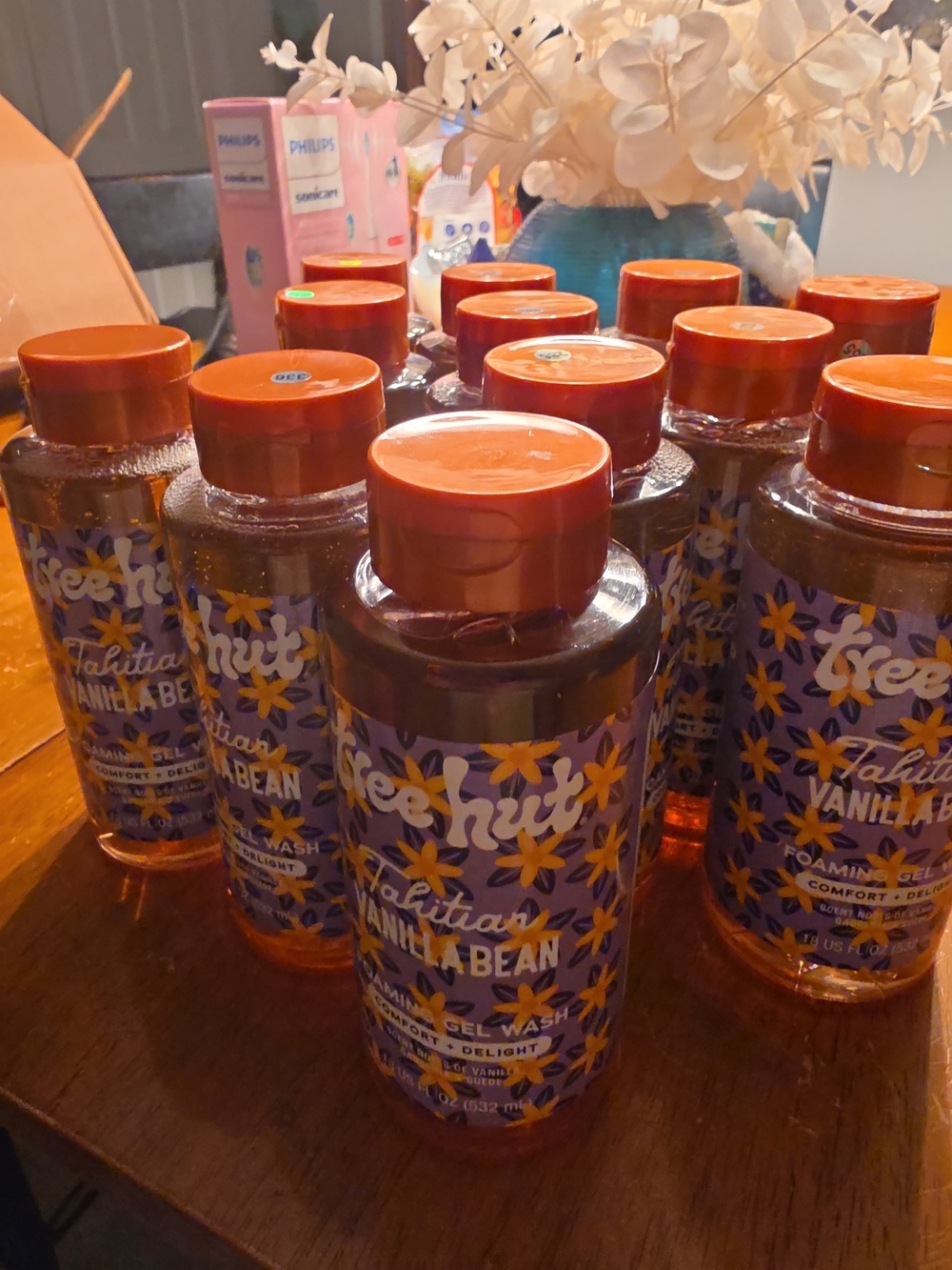 10 Pack - Tree Hut Tahitian Vanilla Bean Foaming Body Gel Wash 18 oz